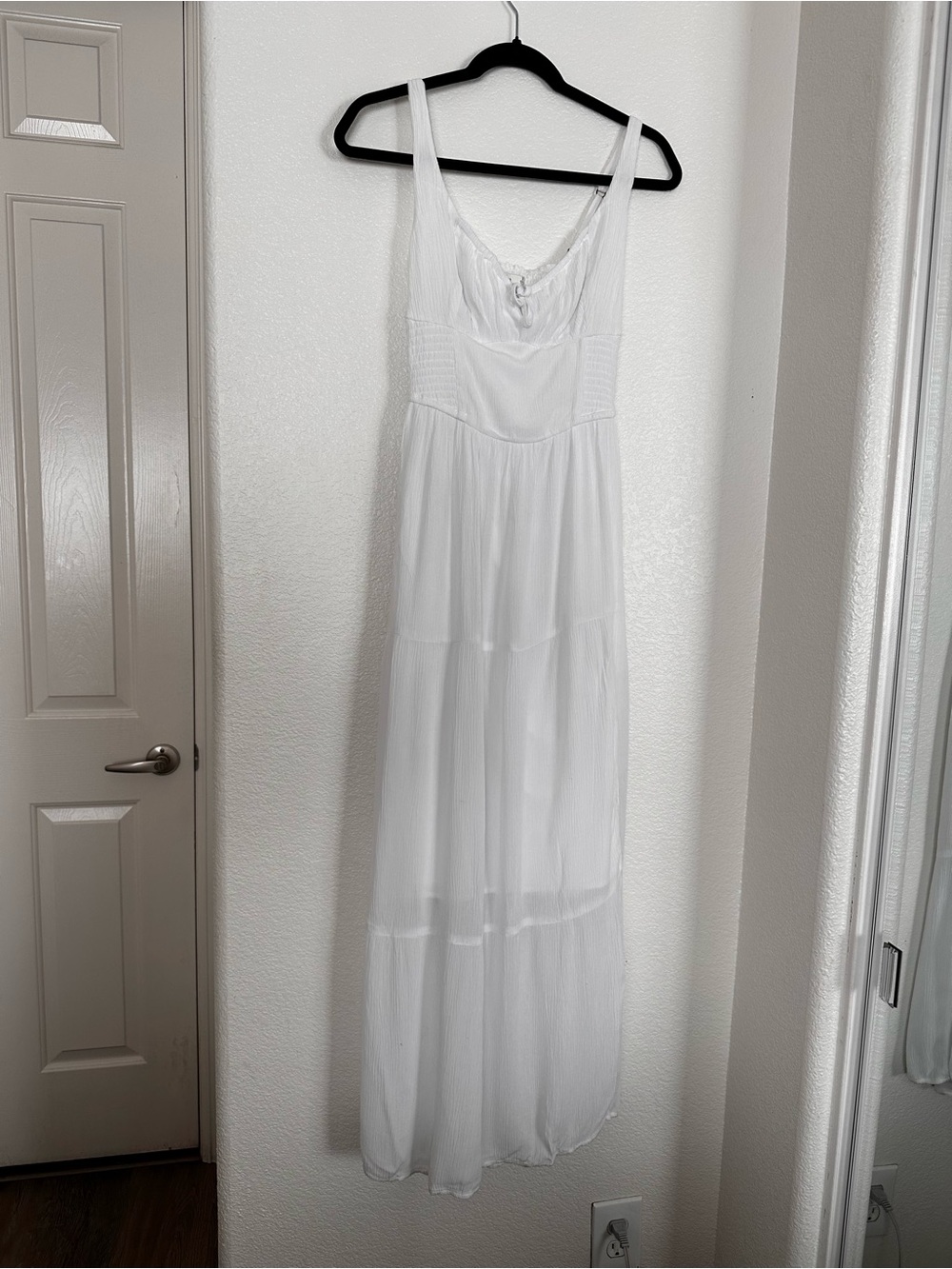Hollister White Sleeveless Smocked Maxi Dress